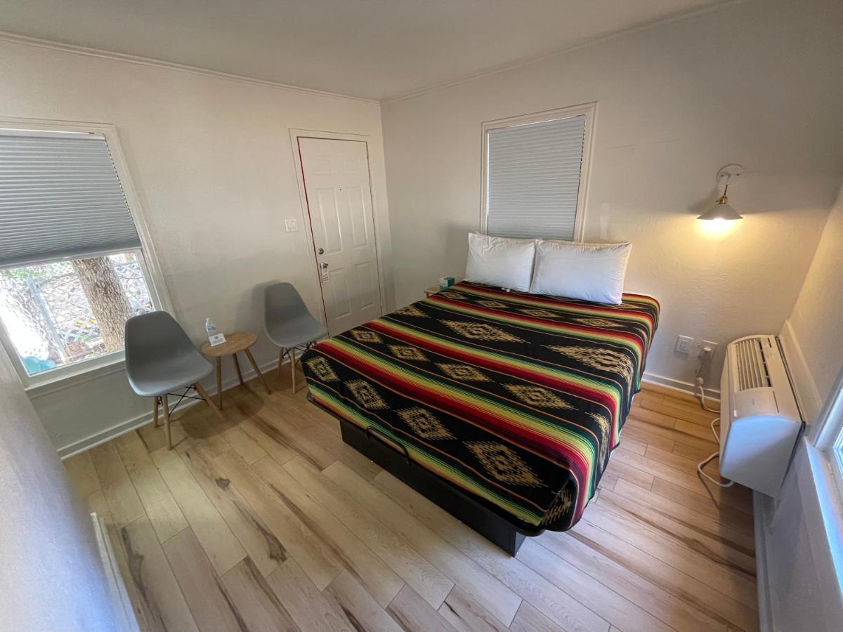 Frederick Motel Фредериксберг Экстерьер фото
